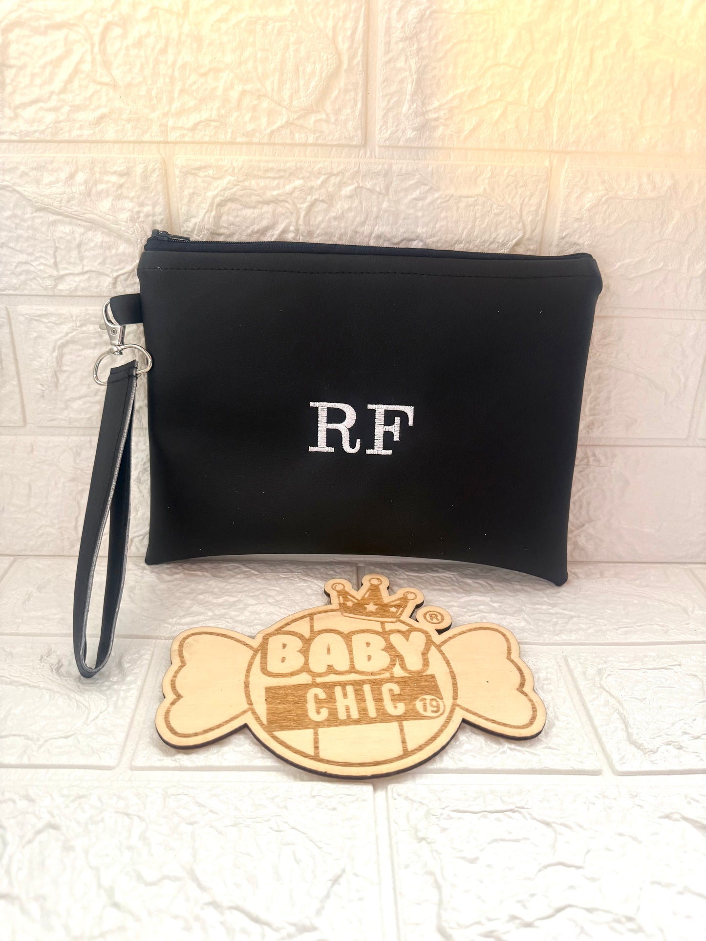 Pochette in Ecopelle da Uomo Personalizzata con Iniziali Ricamate