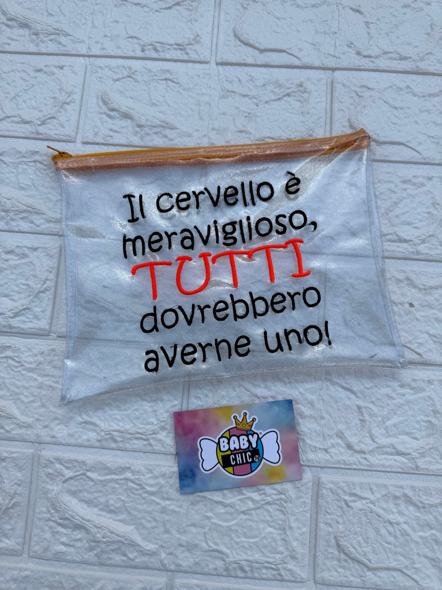 Pochette impermeabile a bustina con frase